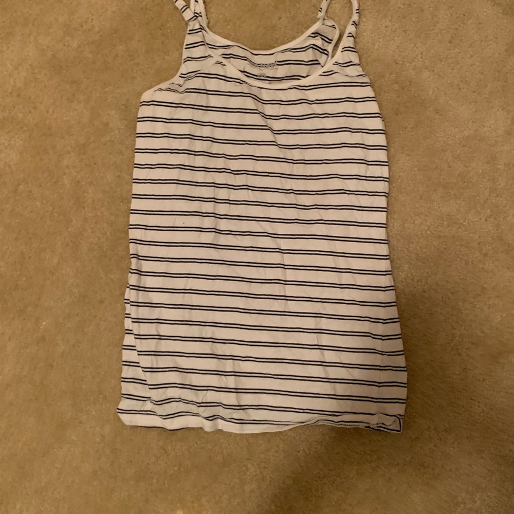 Assorted clothes - Picture 7 of 16